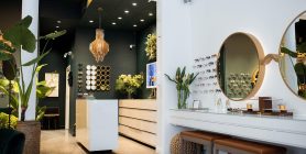 Jak promować swój salon oprawkami premium? Strategie budowania ekskluzywnego wizerunku